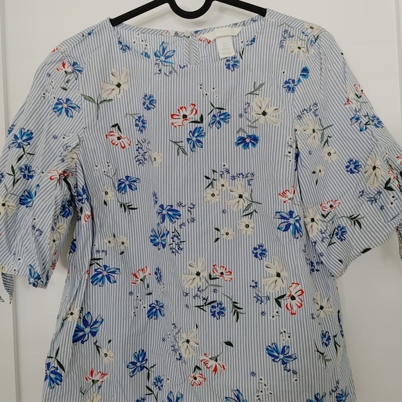 H&M floral blouse - Picture 3 of 4